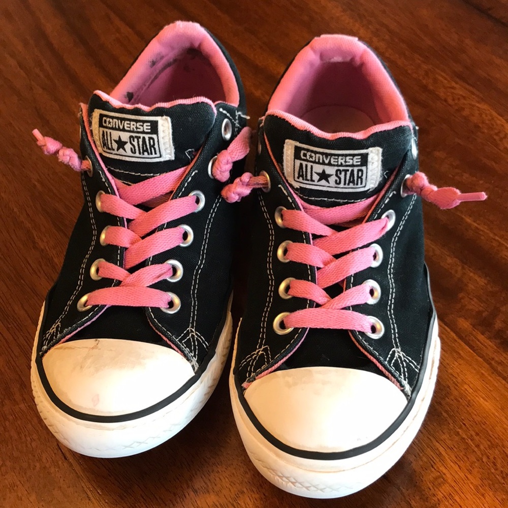 Converse pull on shoes!